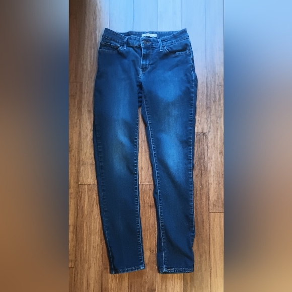 Womens size 27 Levi Jeans - Picture 3 of 3